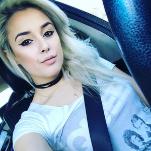 Meet your Posher, Raquel