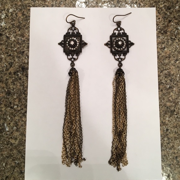 Earrings - Picture 1 of 3