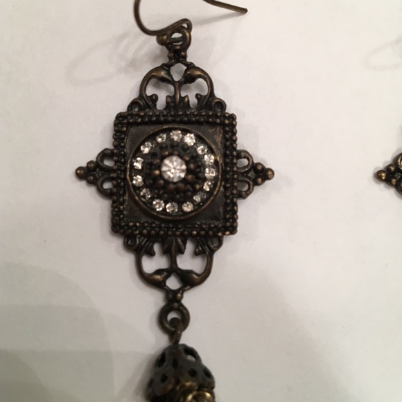 Earrings - Picture 2 of 3