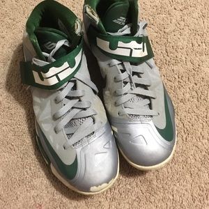 Offer anything! Lebron soldier size 9