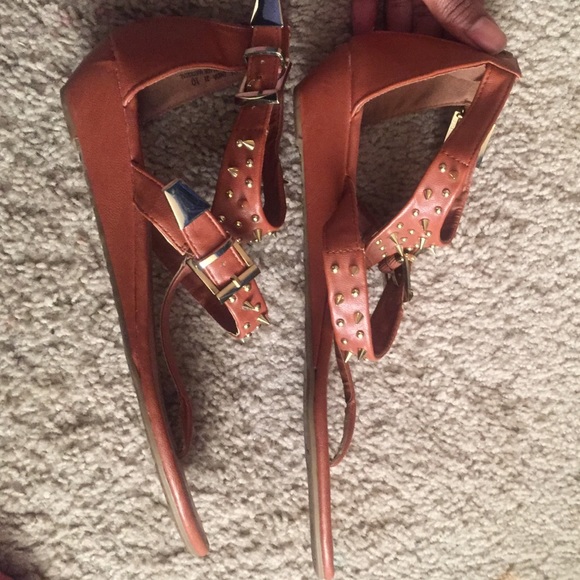 Sandals - Picture 4 of 4