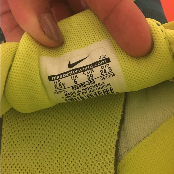 BRAND NWT. NIKE Free Run. Women size 8. 6.5 Boys - Picture 4 of 4