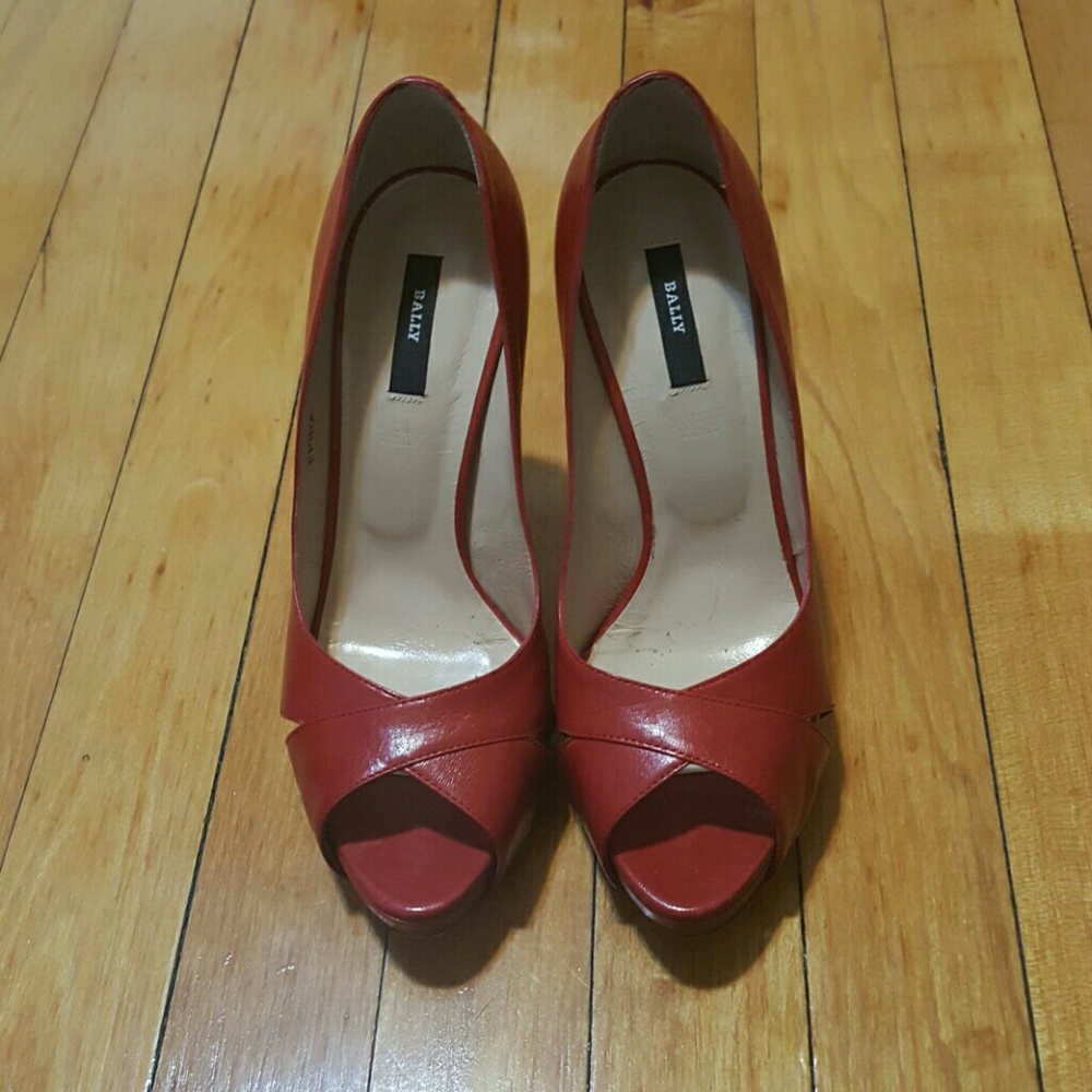 Authentic BALLY Pumps size 6