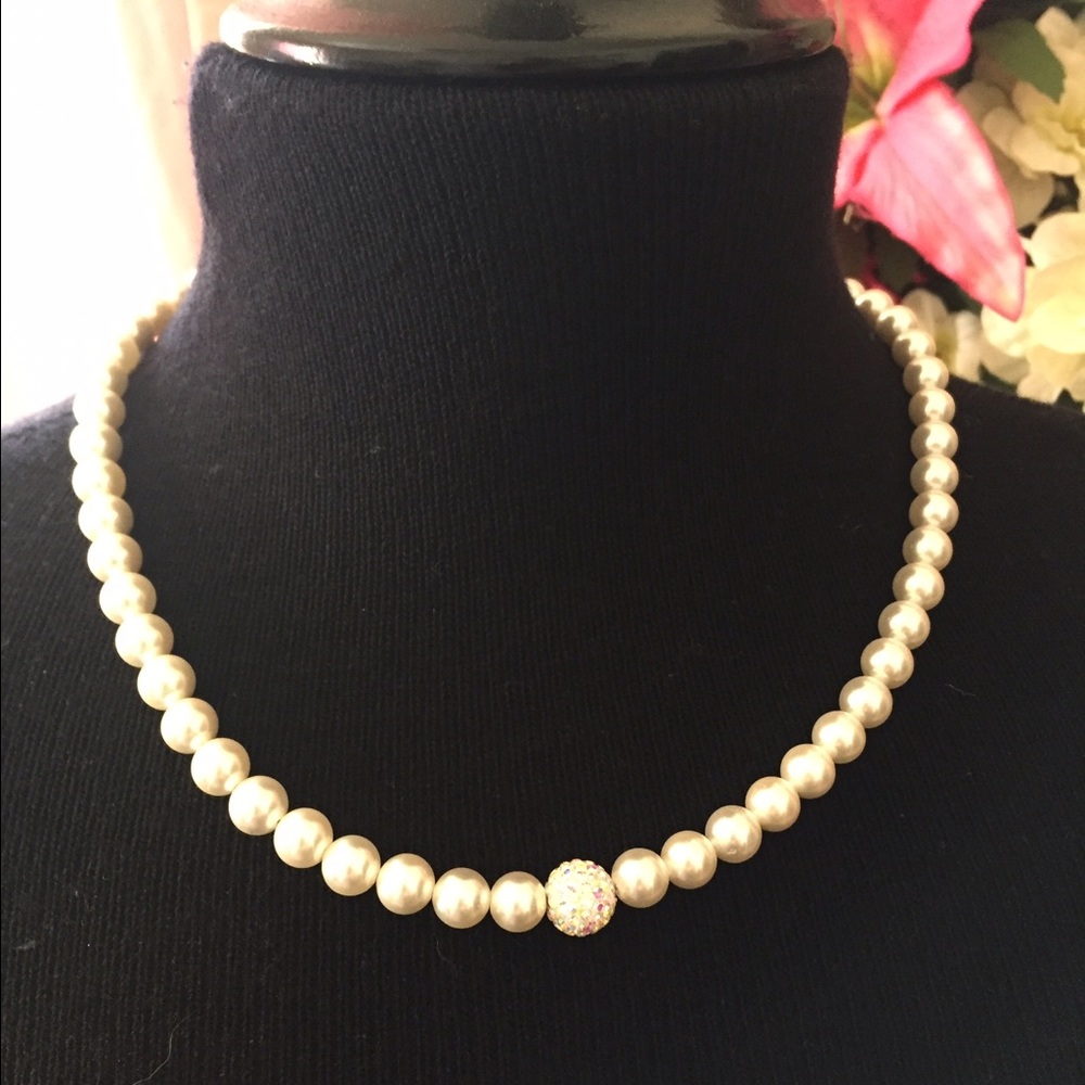 Last one! Pearl necklace
