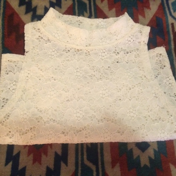 Pearl street lace mock neck white crop top - Picture 3 of 3