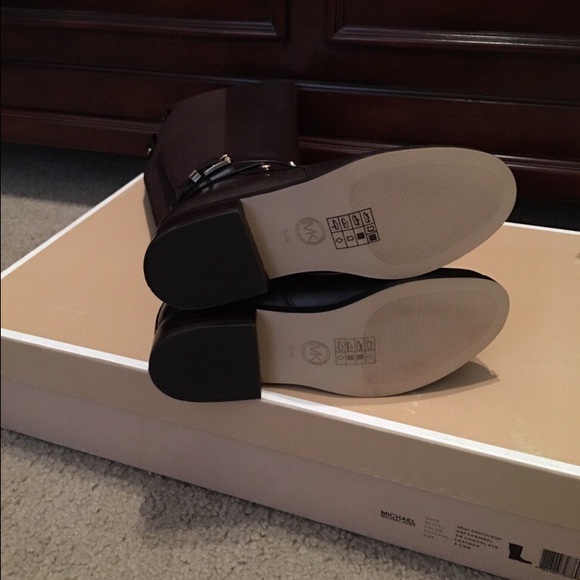 Michael Kors woman boots size 5.5 - Picture 3 of 4