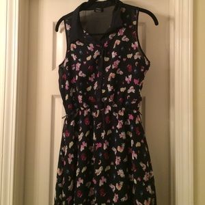 SALE! 🎈Sleeveless sheer floral dress