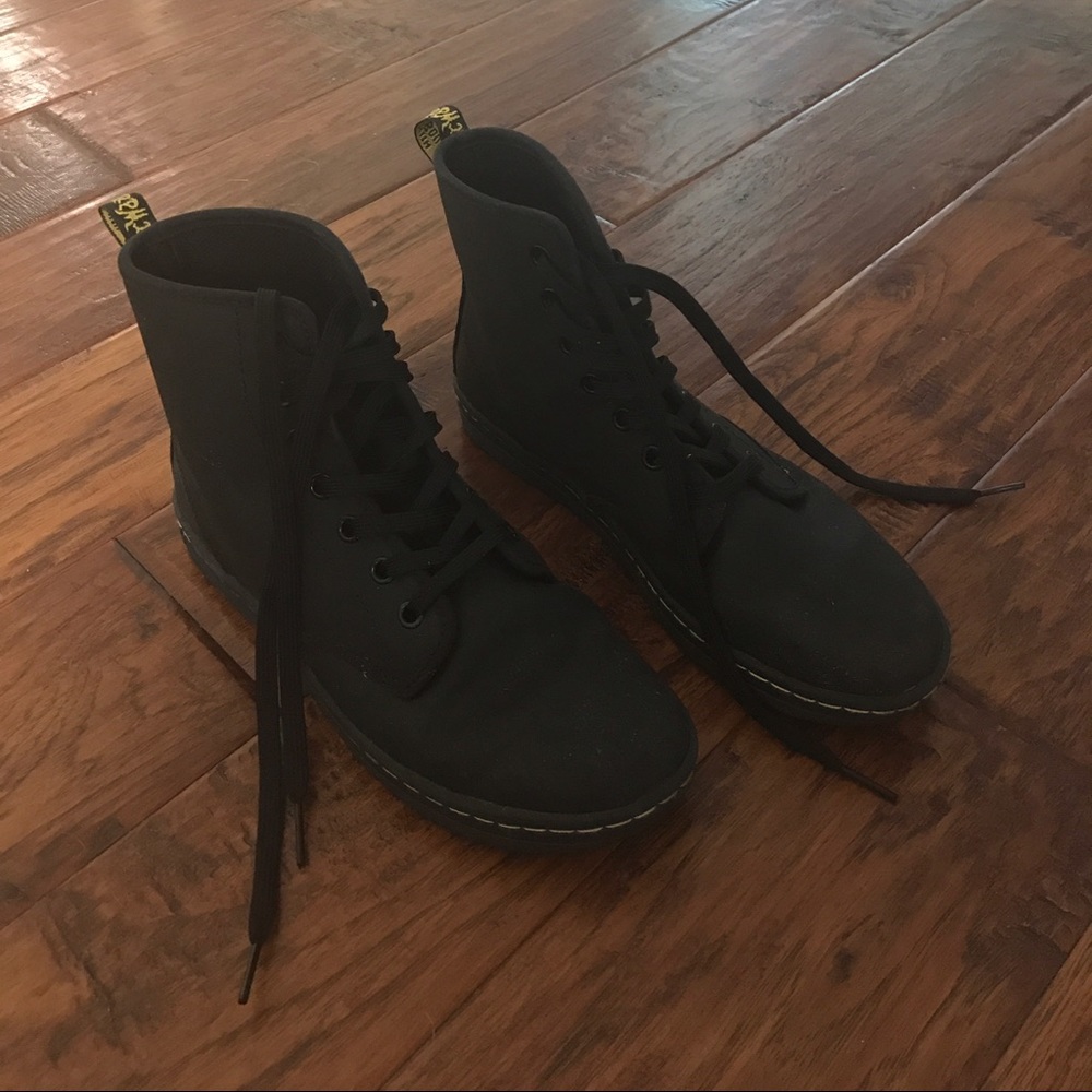 Dr Marten Shoreditch Women's Black Boot