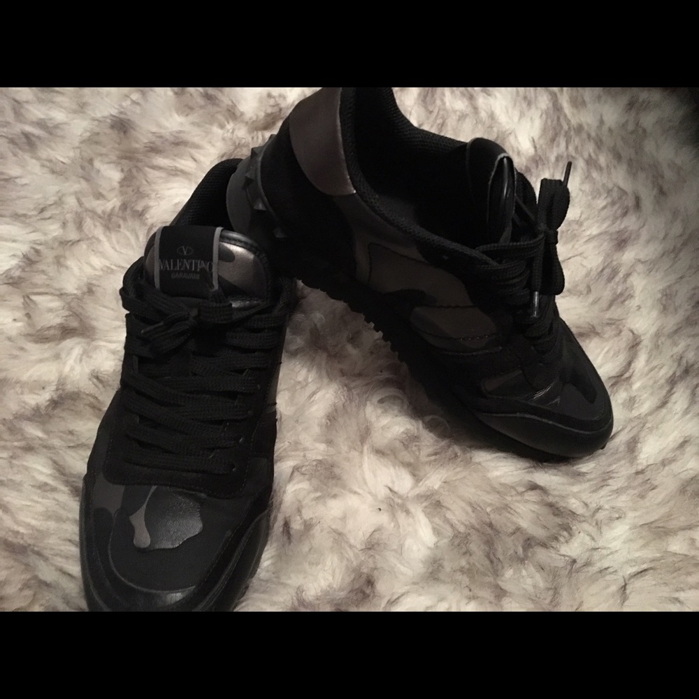 Valentino runners
