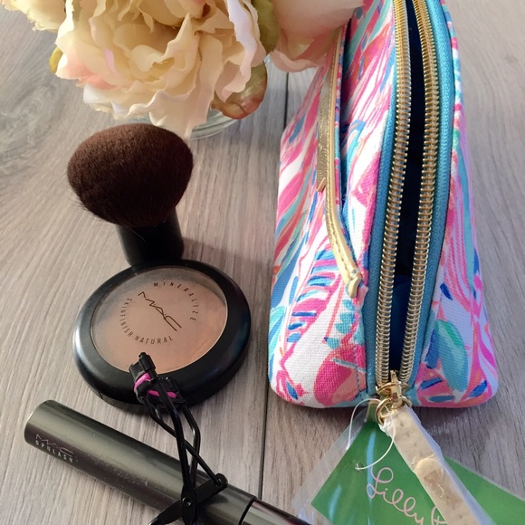 🚫SOLD🚫 Lilly Pulitzer makeup bag NWT - Picture 2 of 4