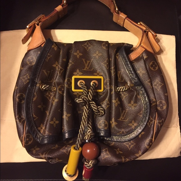 Authentic Louis Vuitton - Picture 1 of 4