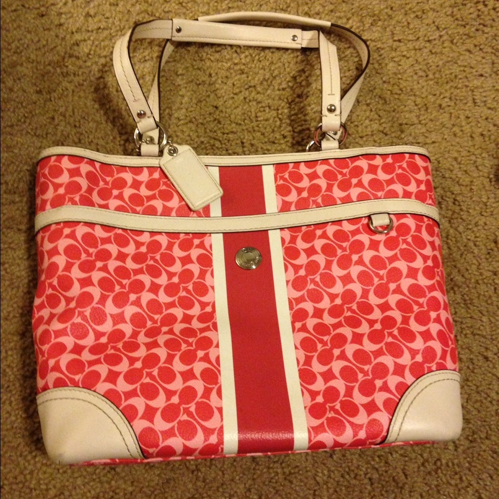 Coach Shoulder handbag!!