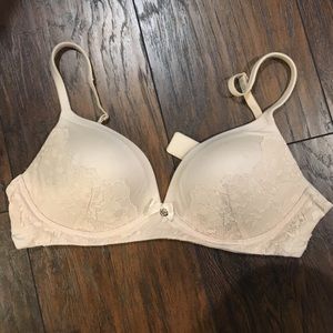Victoria's Secret "Body, no wire"
