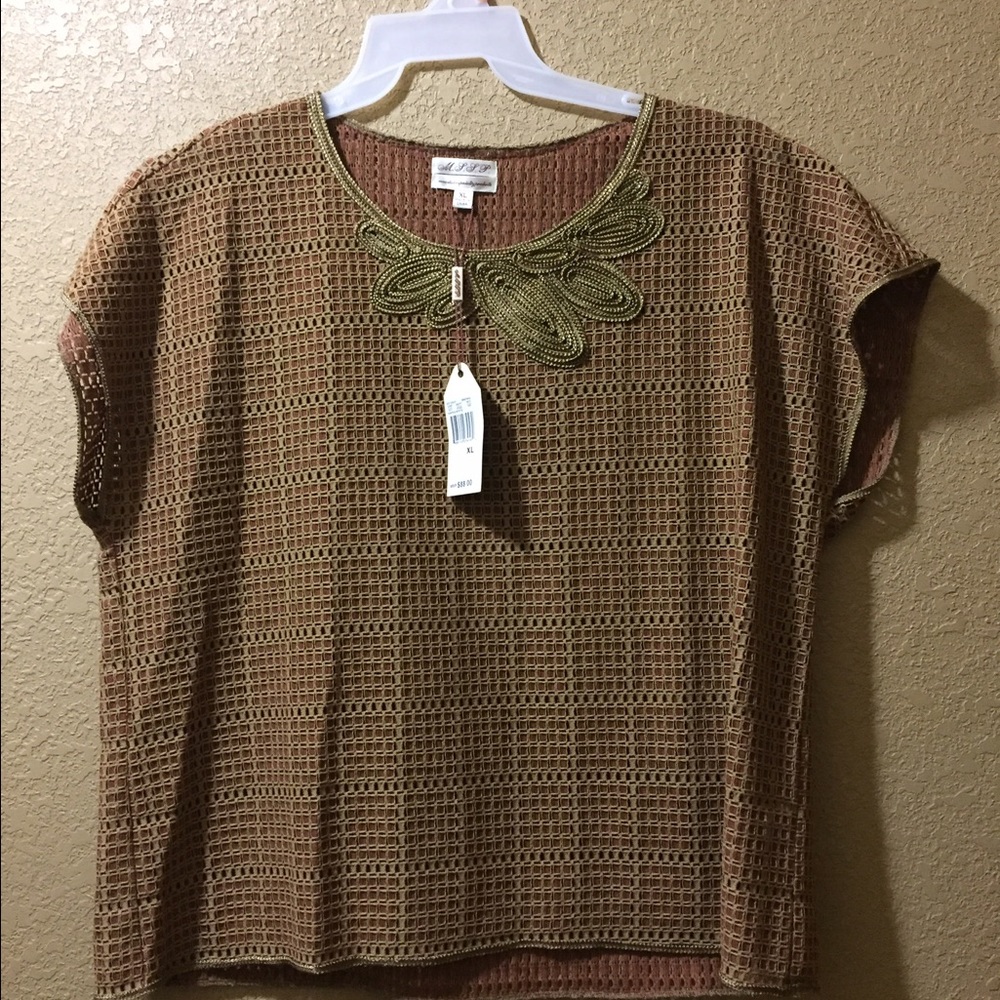 Intricate woven top very detailed brown