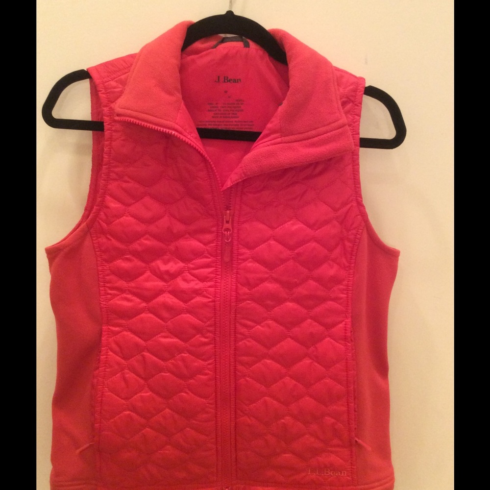 L.L Bean red vest size small. Authentic