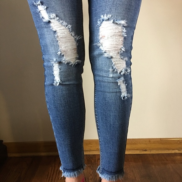 ◾️LAST ◾️ Distressed Frayed Hem Skinny Jeans - Picture 4 of 4