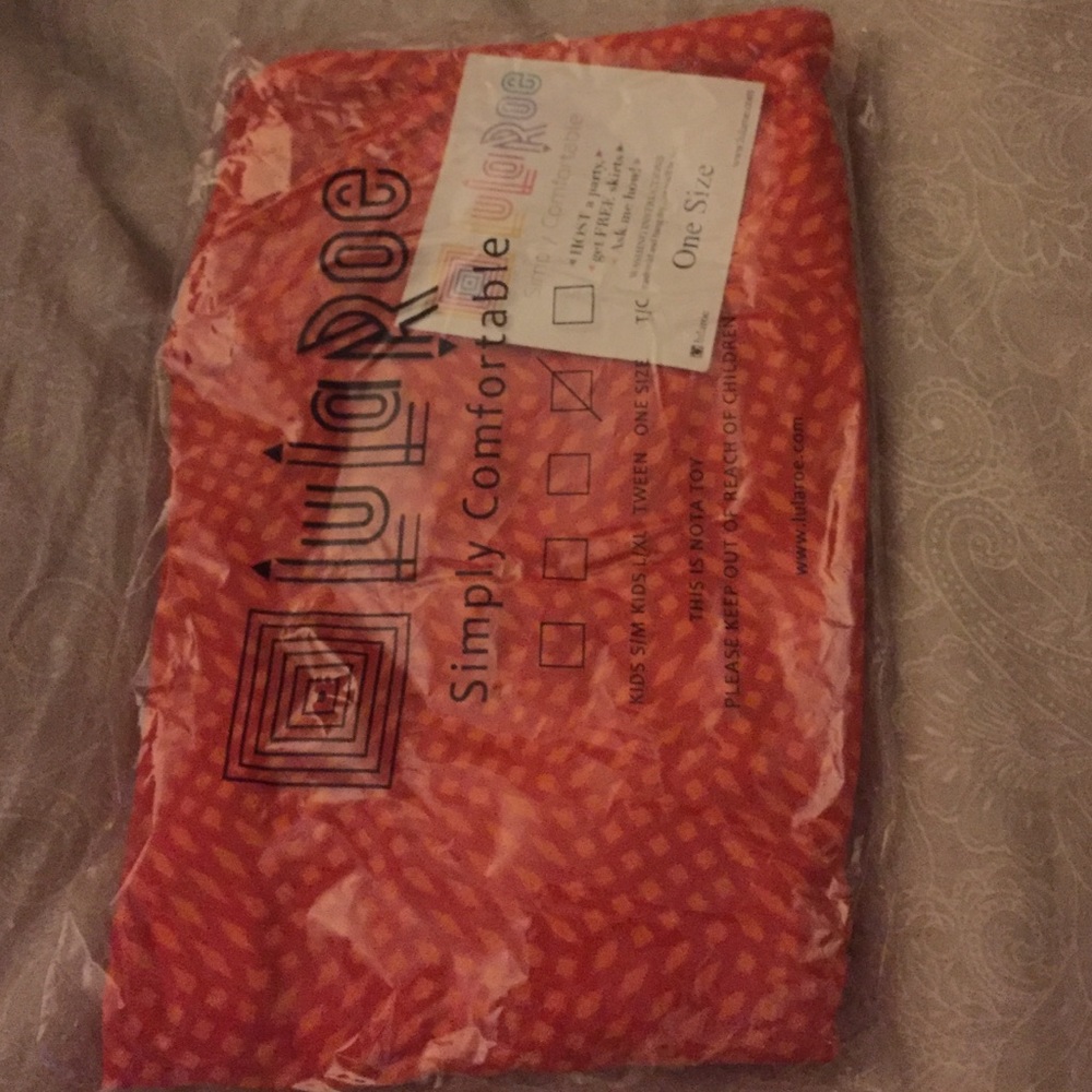 OS LULAROE Cute Geo Print! Halloween