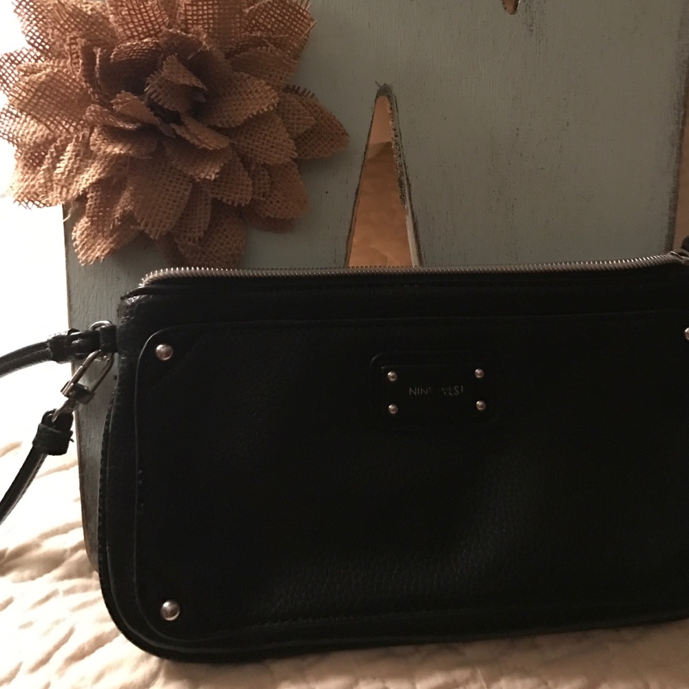 Nine West small clutch 🌺🌺🌺👜👜