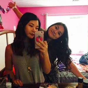 Meet your Posher, Alyson