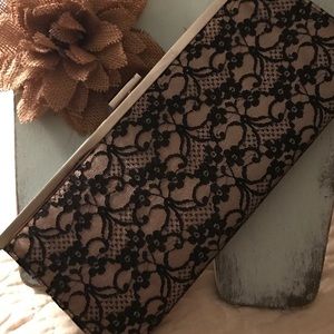 Clutch -black and cream lace 🌸🌸🌸🖤🖤🖤