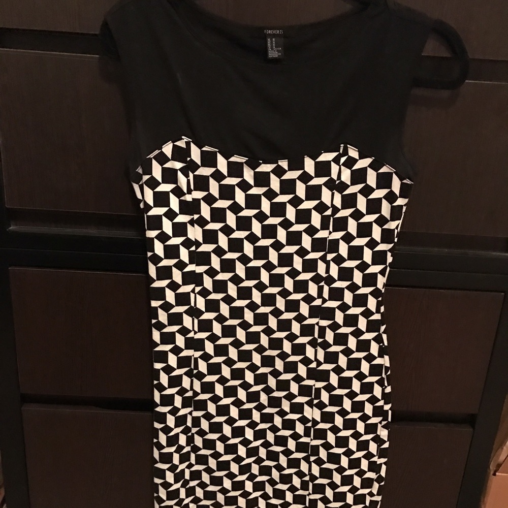 Checkered print 80s dress!