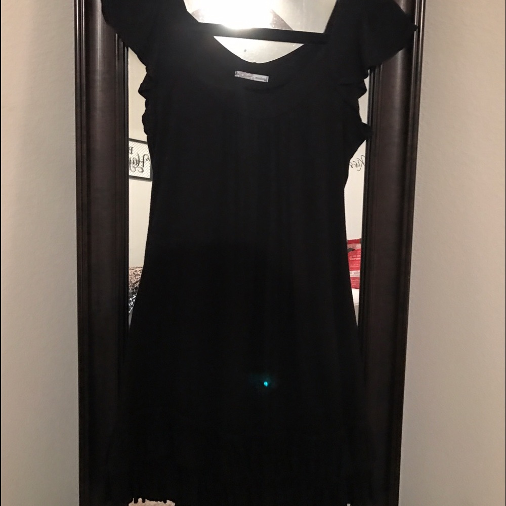 Simple black short sleeve dress
