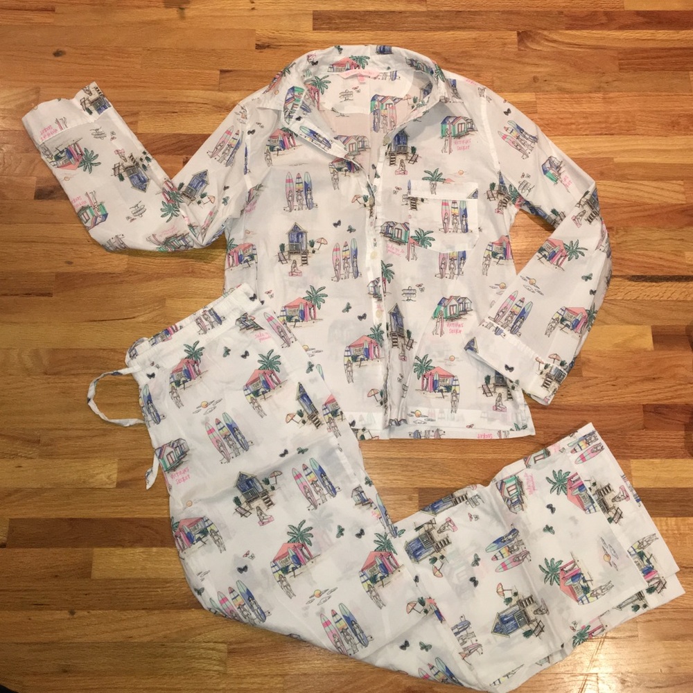 Surf 🏄🏼 pajama set Victoria's Secret 🍍