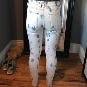 High Rise McGuire Jeans. White & blue wash.