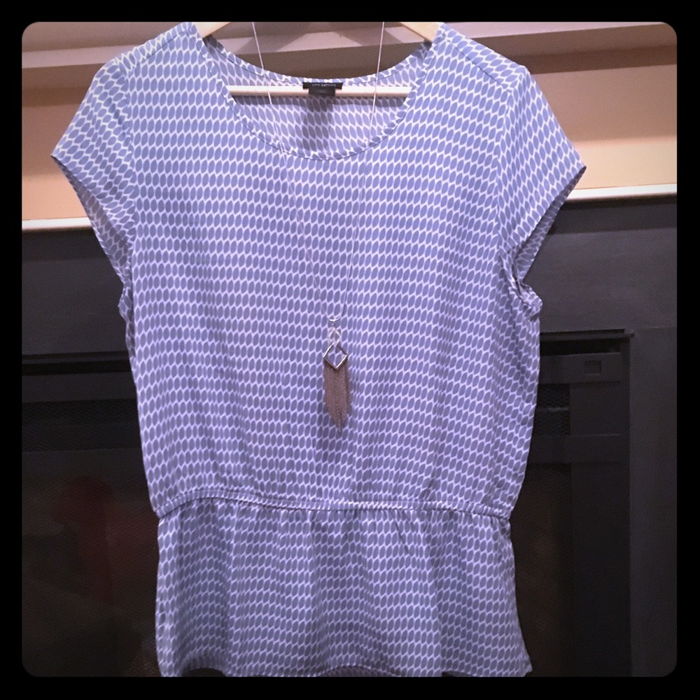 Ann taylor ruffled short sleeve blouse