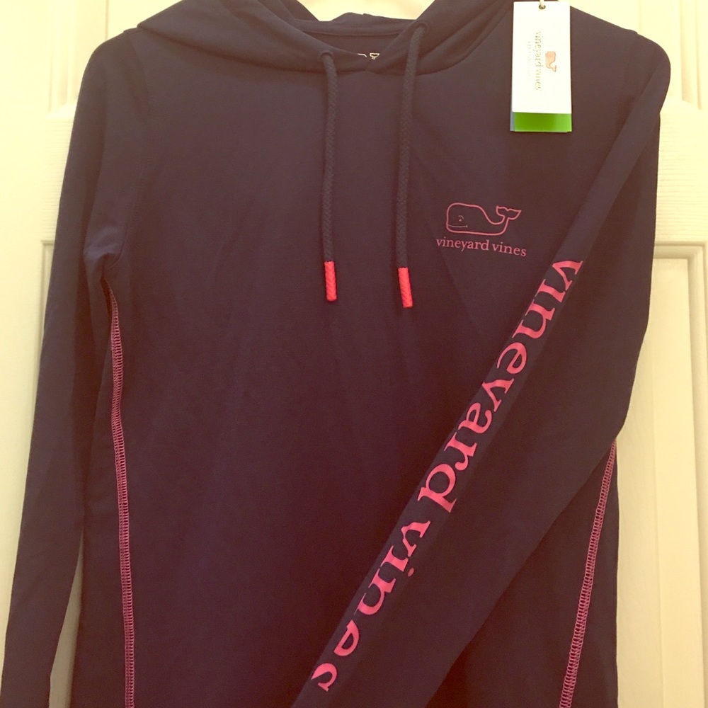 Vineyard Vines Whale Hoodie 🐳💕
