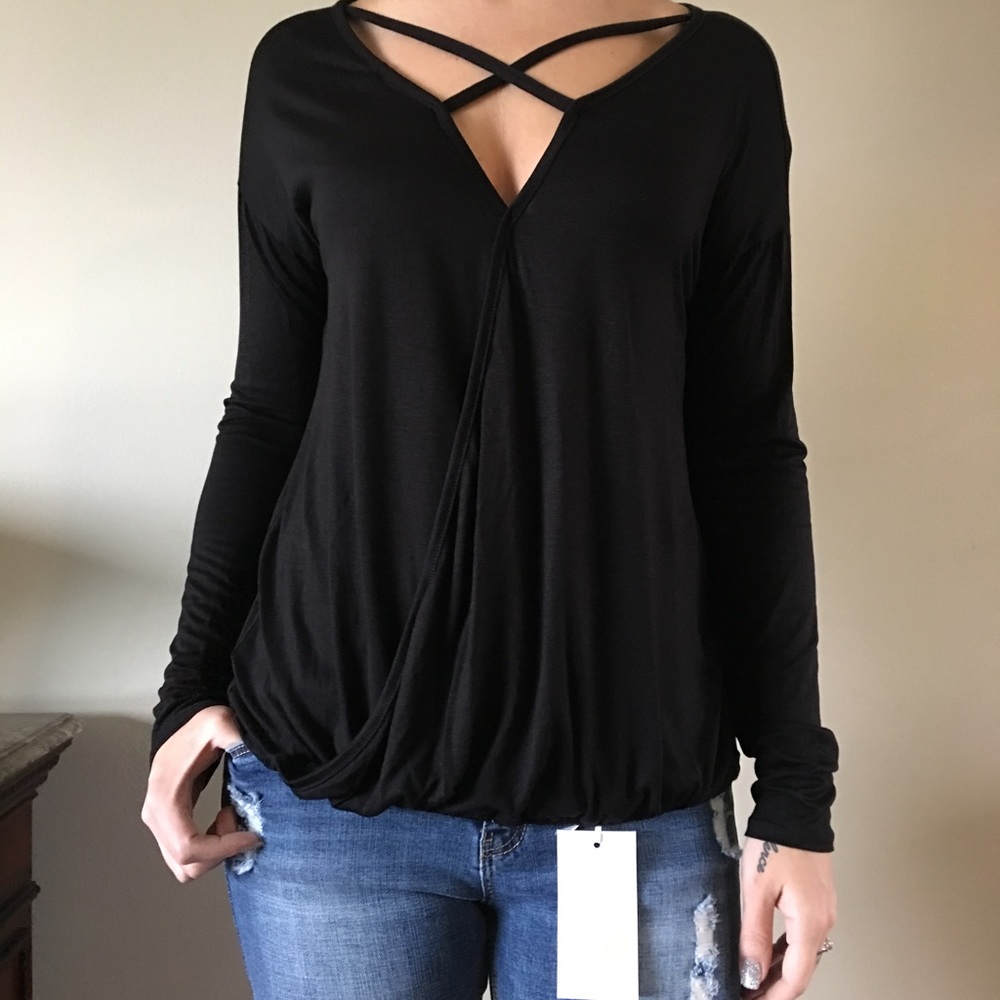 🔹LAST🔹 Criss-Cross Long Sleeve Flowy Tee - Picture 2 of 4
