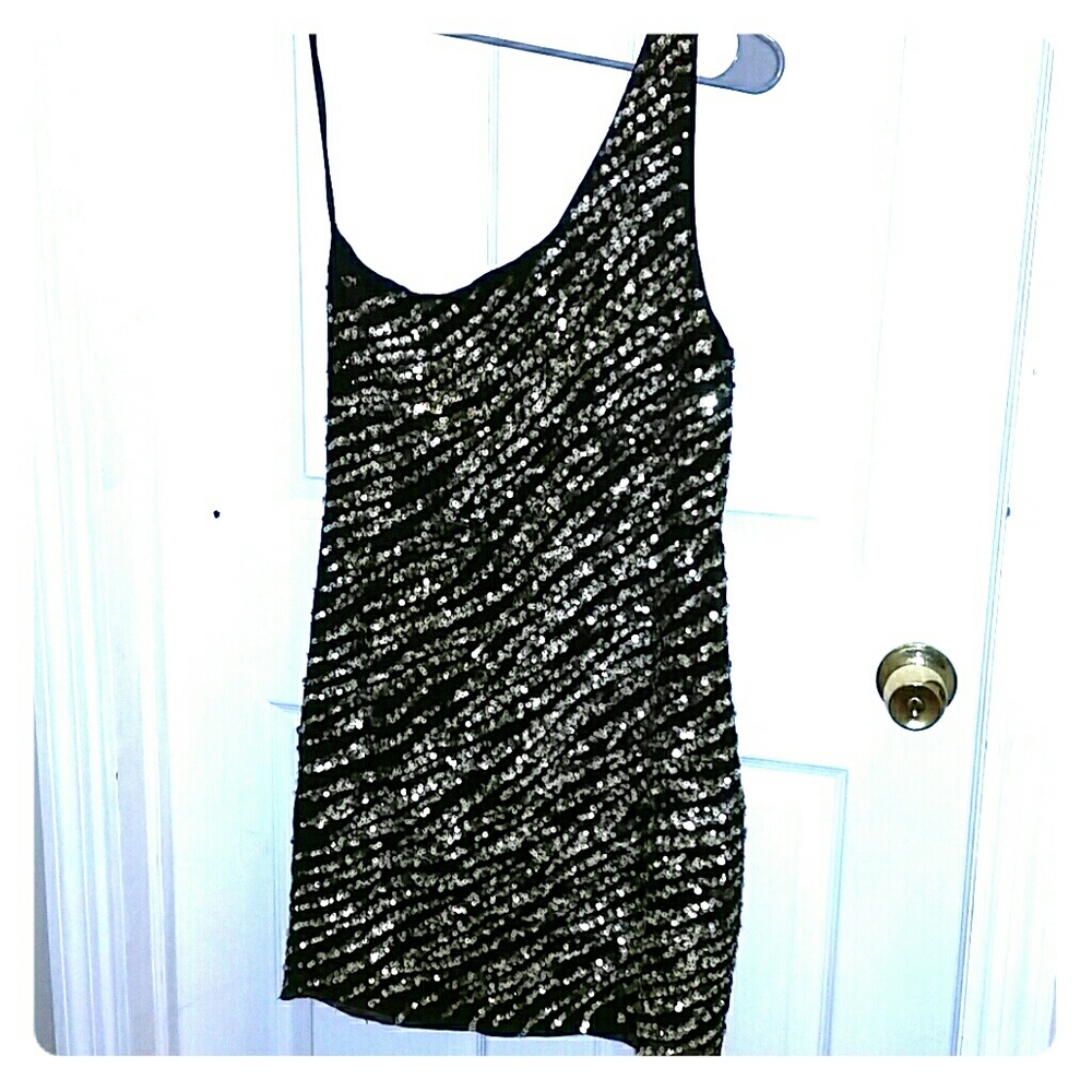 Alice + Olivia Sequine Party Dress