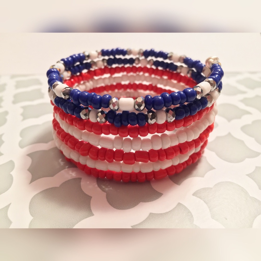 🛍 MAKE OFFER American flag wire wrapped bracelet