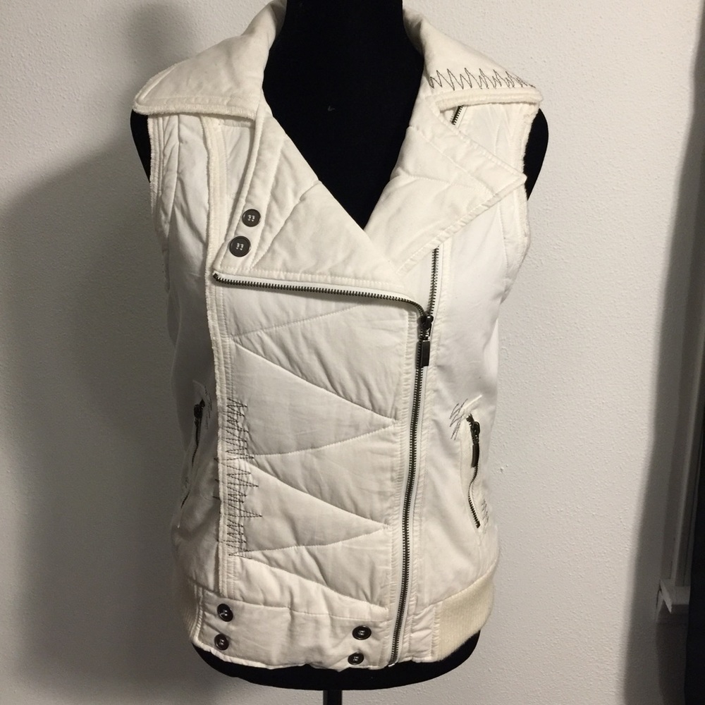 BKE white vest