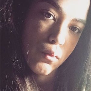 Meet your Posher, Adriana