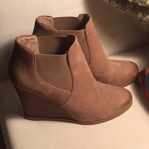 💕Audrey Brooke Cindy Wedge Bootie🎉