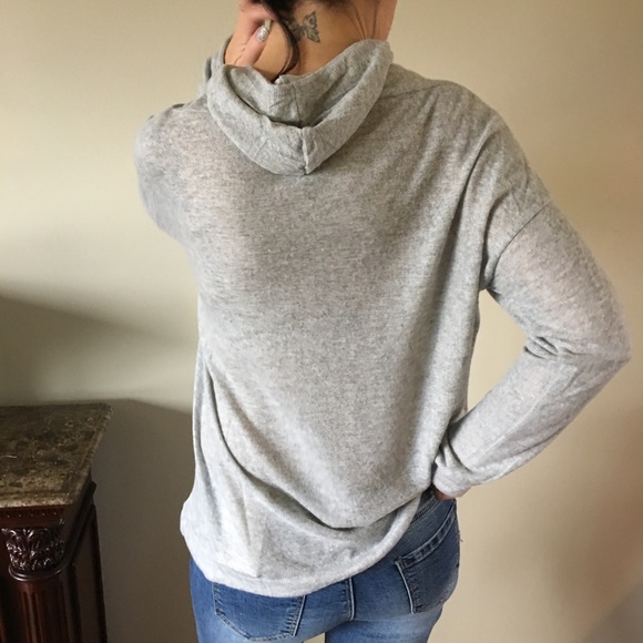 ☀️WEEKEND SALE😑 Gray Cowl Neck Hoodie - Picture 4 of 4