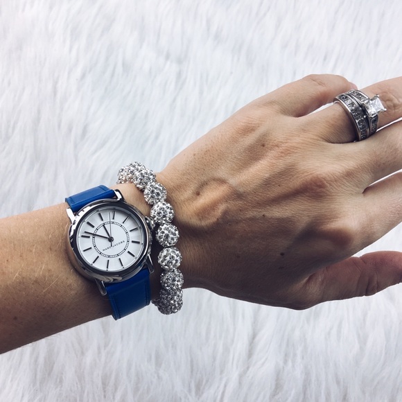 Marc Jacobs Accessories - Marc Jacobs courtney blue leather silver watch