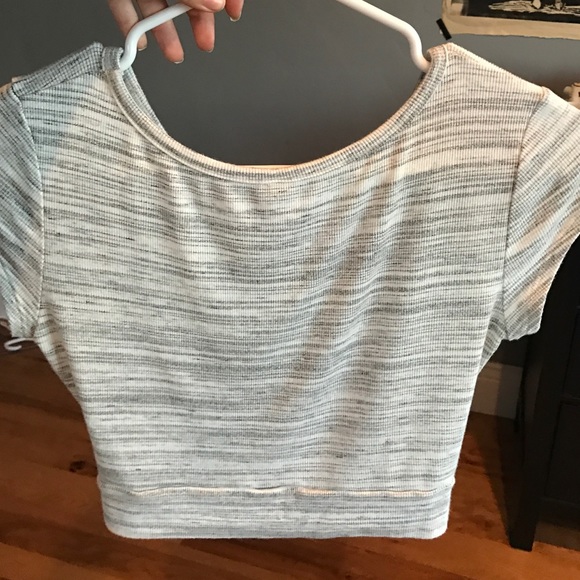 LF cropped grey & white top. - Picture 3 of 4
