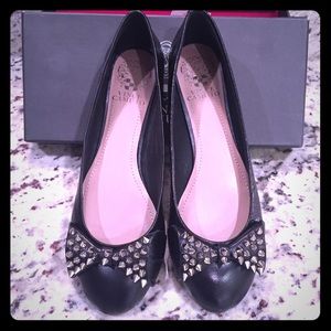 BNWT VINCE CAMUTO SPIKEY FLATS