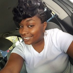 Meet your Posher, Brittney