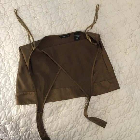 New York & Co. Gold Halter Top (Size 2) - Picture 3 of 4