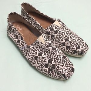 Toms Kaleidescope black & white patterned shoes