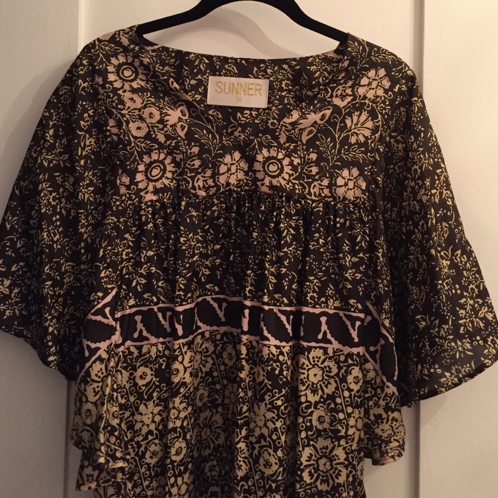 Beautiful silk domain sleeve top from Anthropology