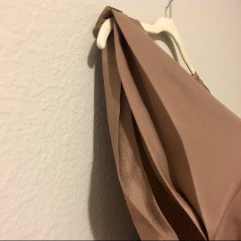 Brown Open-Back Blouse - Picture 3 of 3