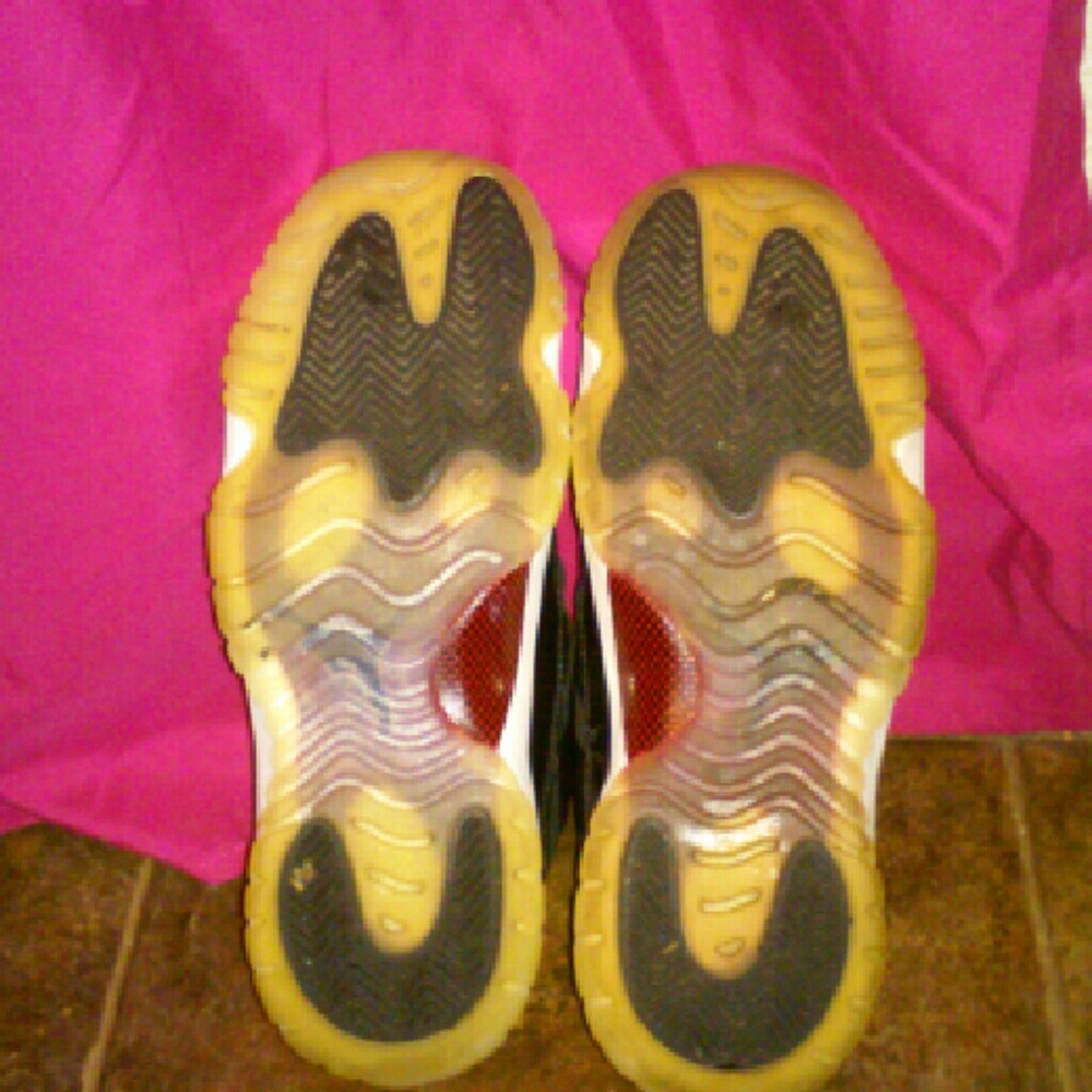 Shoes - Picture 4 of 4