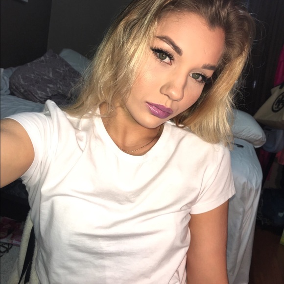 Meet your Posher, Allison - Picture 1 of 1