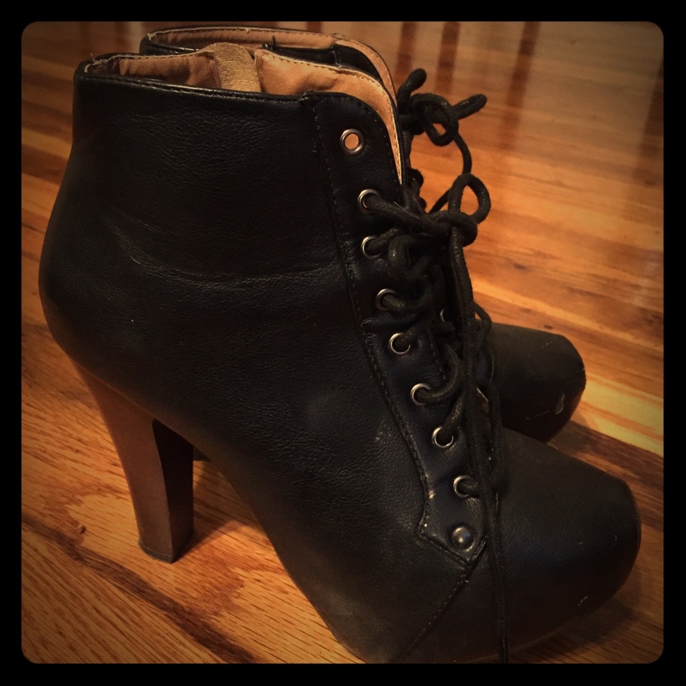 Leather boot high-heel size 6 1/2