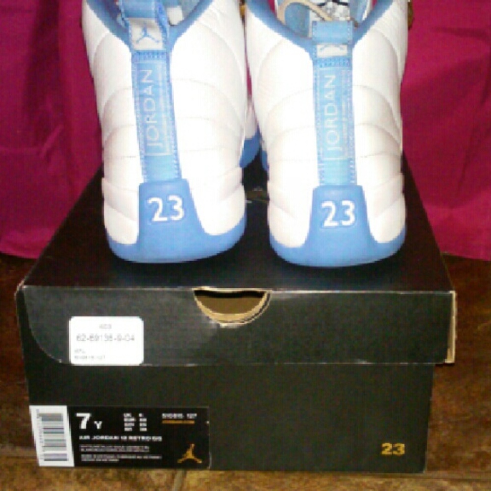 Shoes - Picture 4 of 4