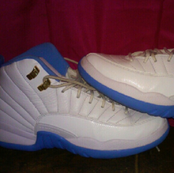 Shoes - Picture 2 of 4